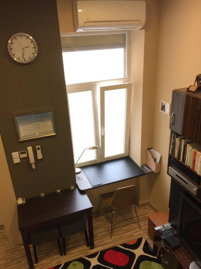 Voeroesmarty Ter Apartman Szekesfehervar Bagian luar foto