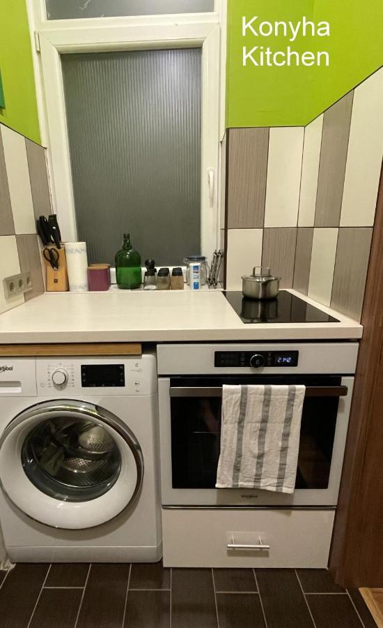 Voeroesmarty Ter Apartman Szekesfehervar Bagian luar foto